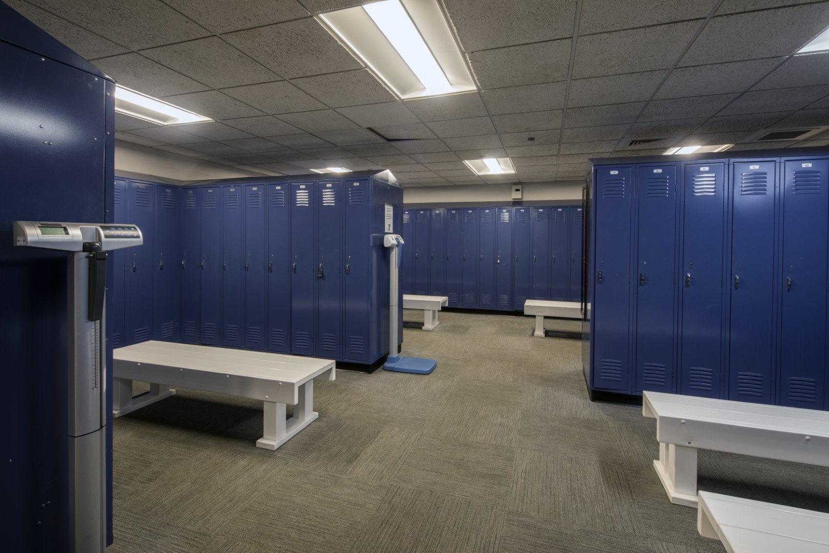 YMCA Louisville Oldham County branch locker room